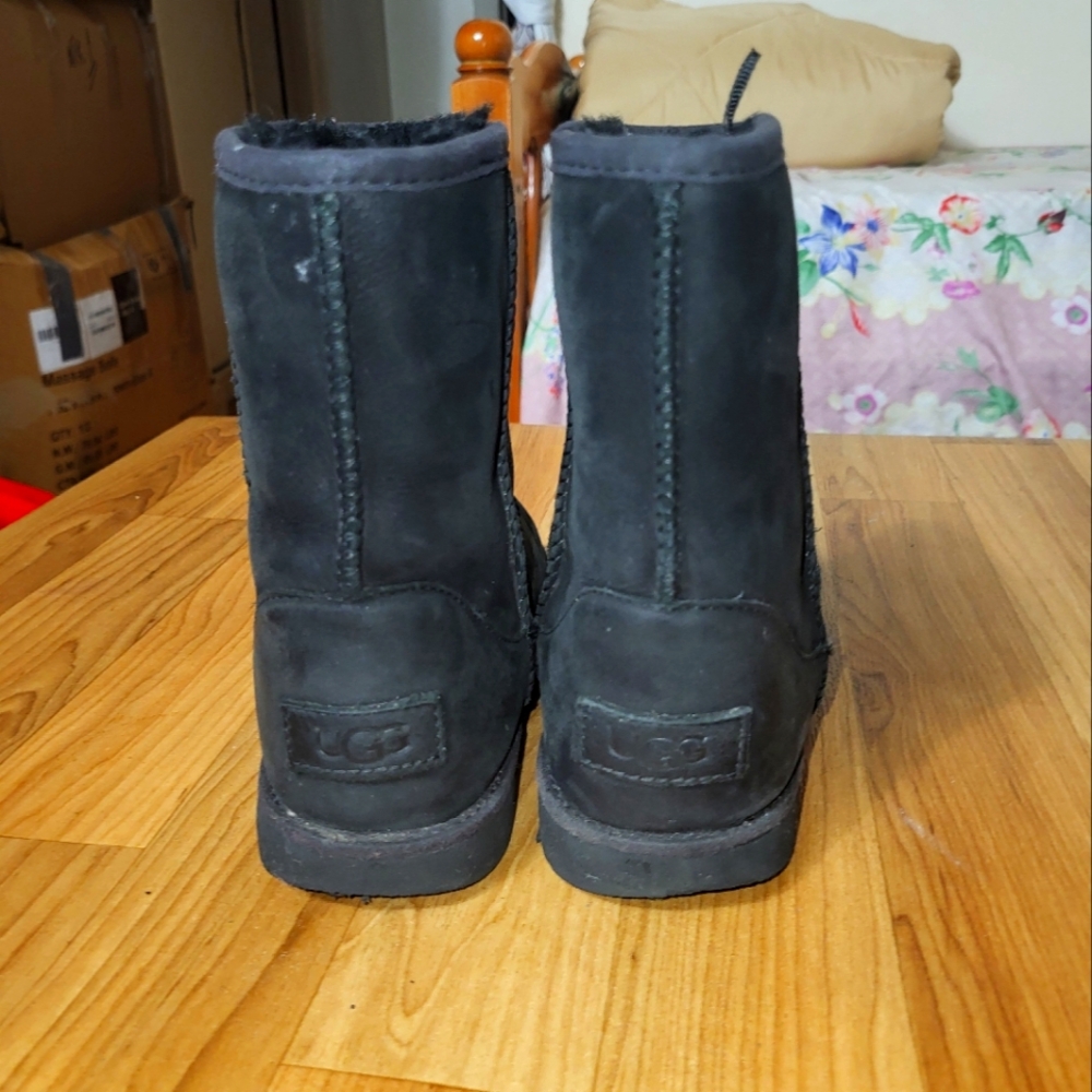 UGG CLASSIC WEATHER SHORT BLACK WATERPROOF GIRLS SIZE 1 BOOTS